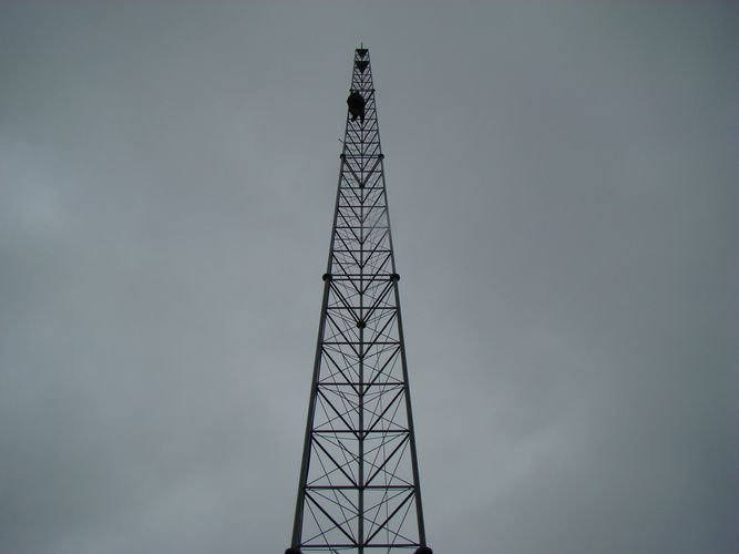 Tornis un mazs YL2KO